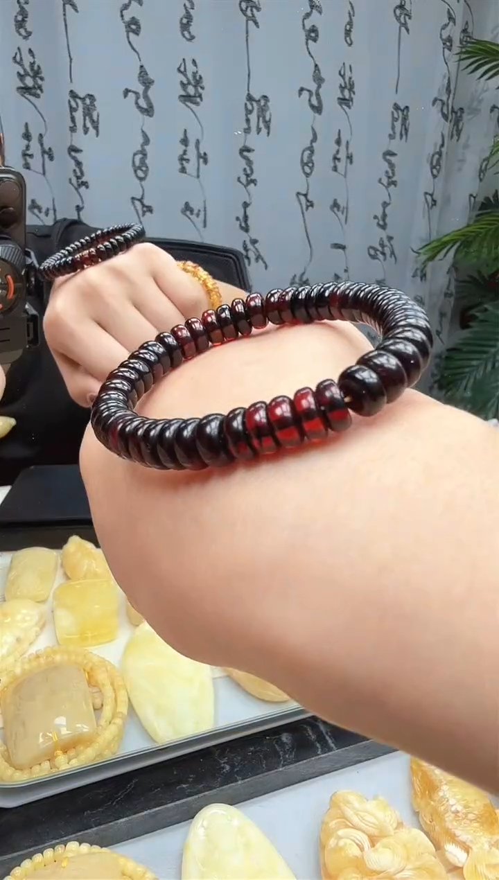 【闪购商品】琥珀裸石未镶嵌手串