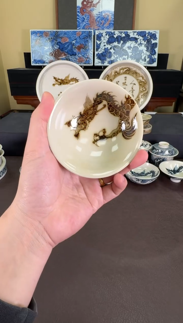 【闪购商品】釉里金过肩龙纹斗笠杯