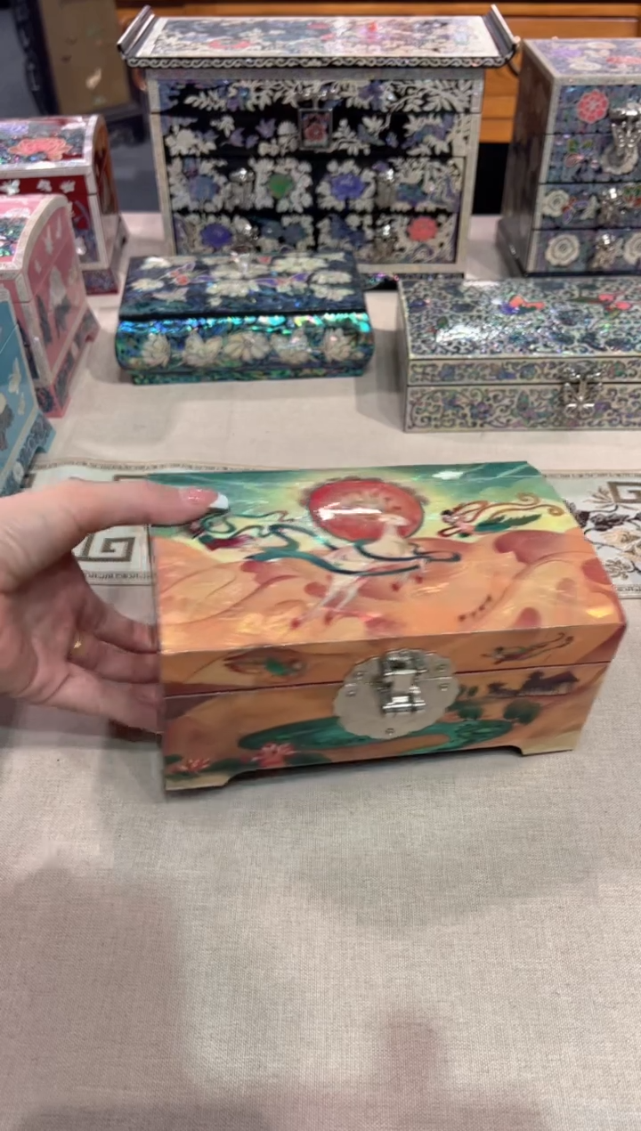 【闪购商品】鱼锁绒布底弘贝雅螺钿漆器文化馆