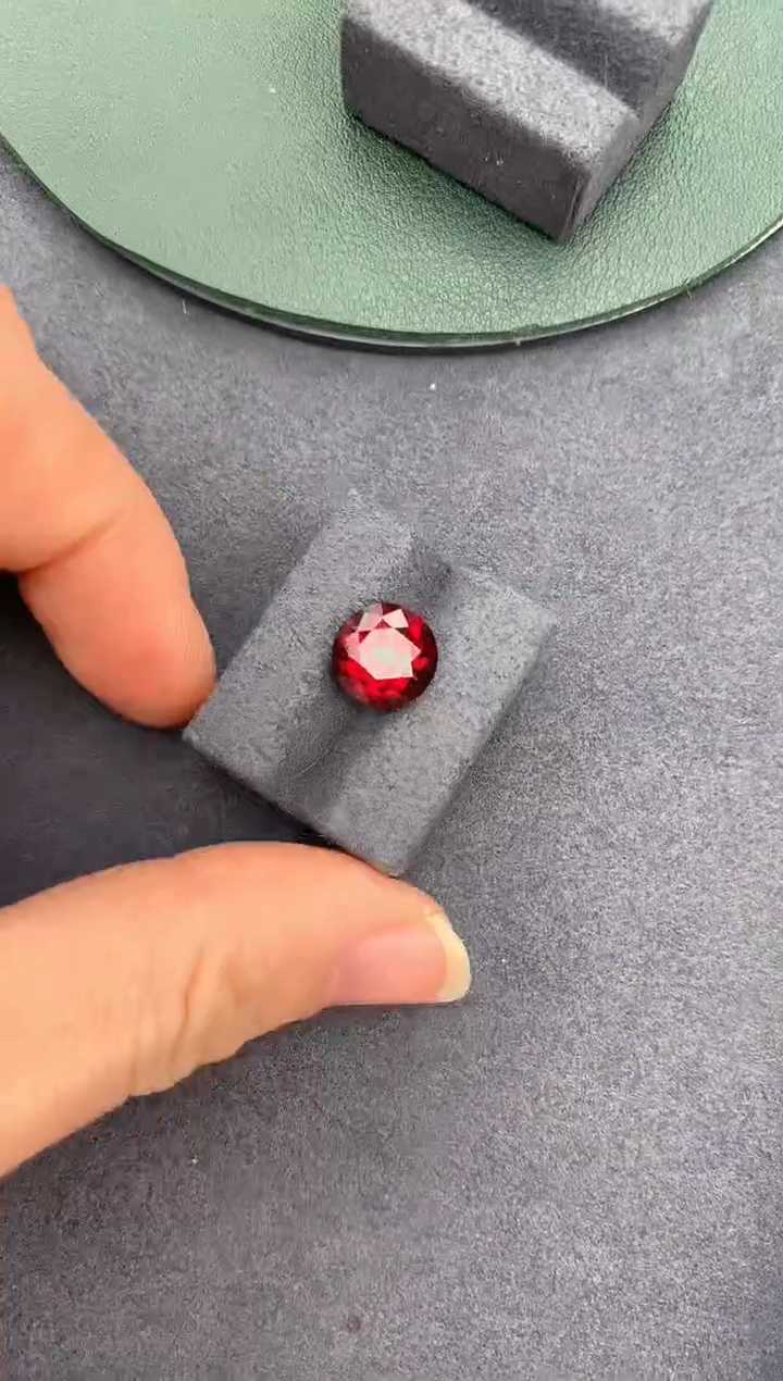 【闪购商品】石榴石裸石未镶嵌4.8ct镁铝榴石