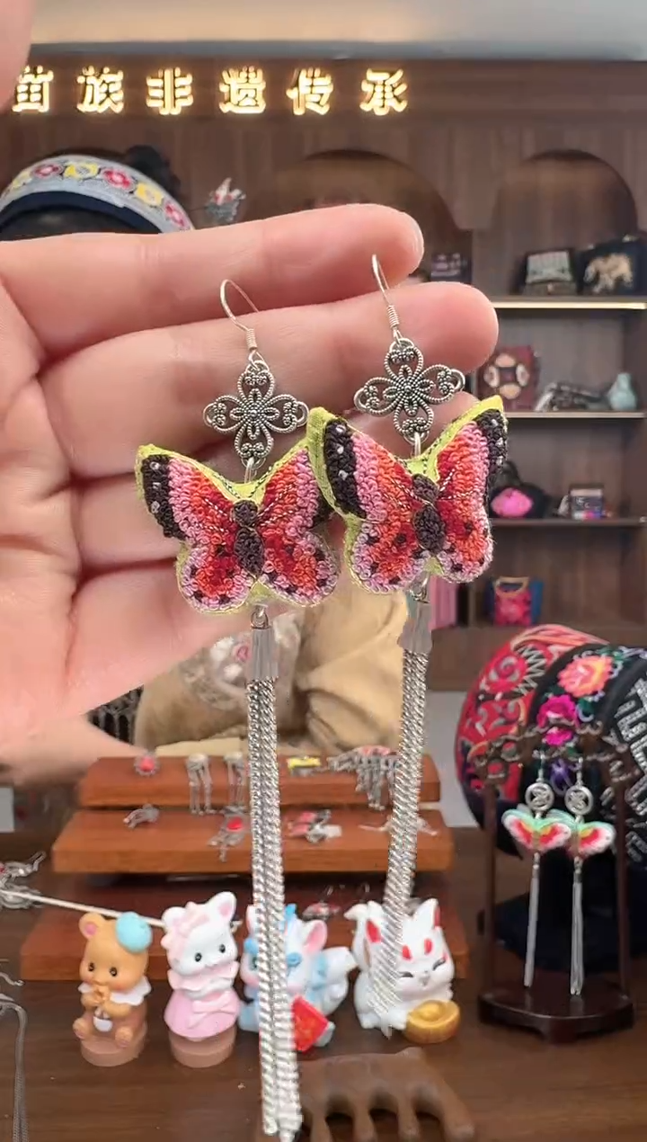 【闪购商品】织绣扶光苗绣传承64