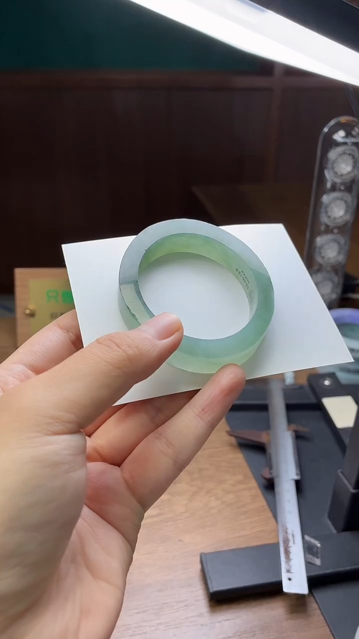 未镶嵌手镯定制翡翠妙*定制