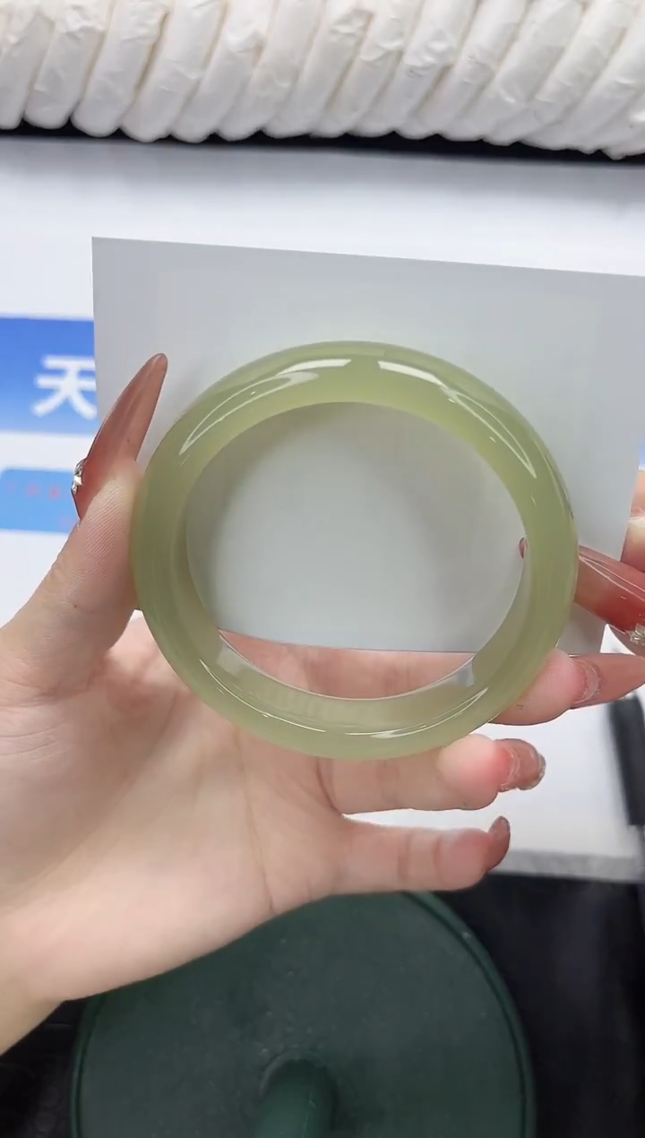 未镶嵌手镯石英质玉67-56.2