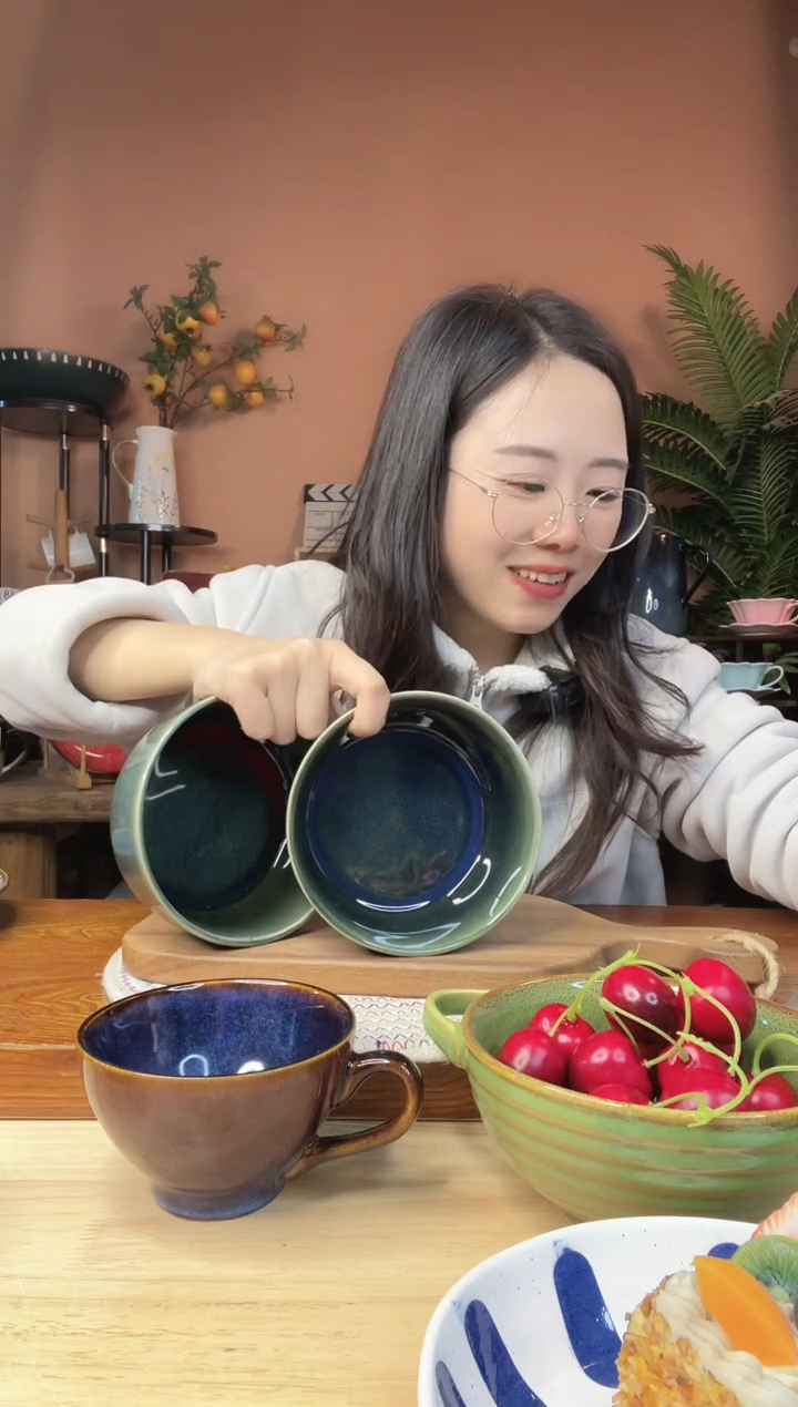 陶瓷5.7英寸翠绿色碗 微瑕疵