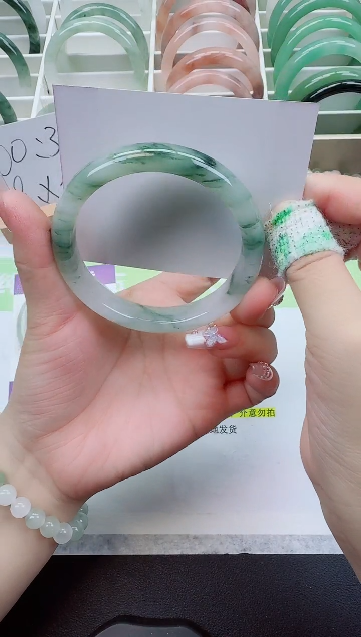 【闪购商品】石英质玉手镯未镶嵌157/61-62圈