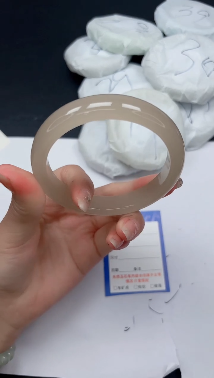 未镶嵌手镯石英质玉308/64.3