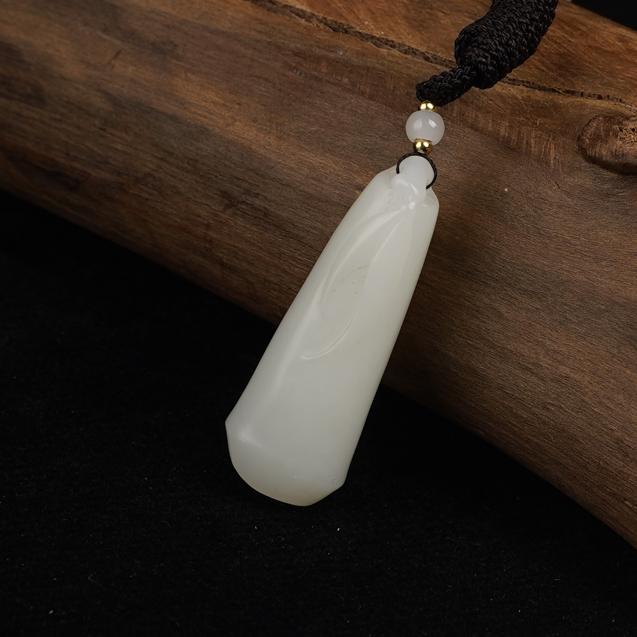 XJ02145二十世纪和田玉挂坠