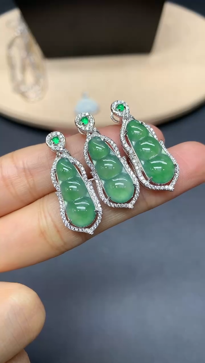 【闪购商品】翡翠吊坠(不含链)银S925镶嵌福豆【多样性发其一】