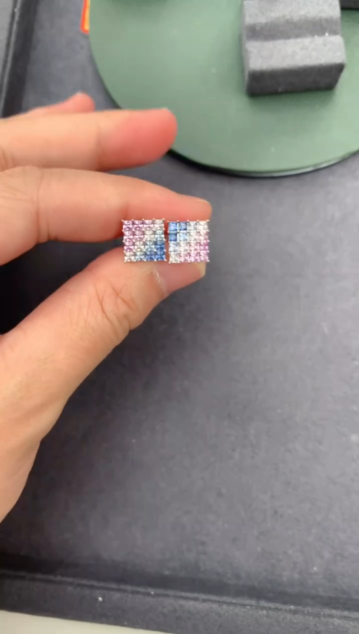 【闪购商品】彩色蓝宝石耳饰18K金镶嵌彩蓝宝耳钉