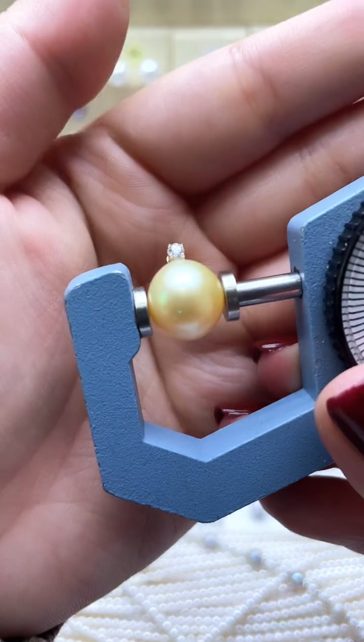 【闪购商品】海水珍珠颈饰18K金镶嵌金珠吊坠