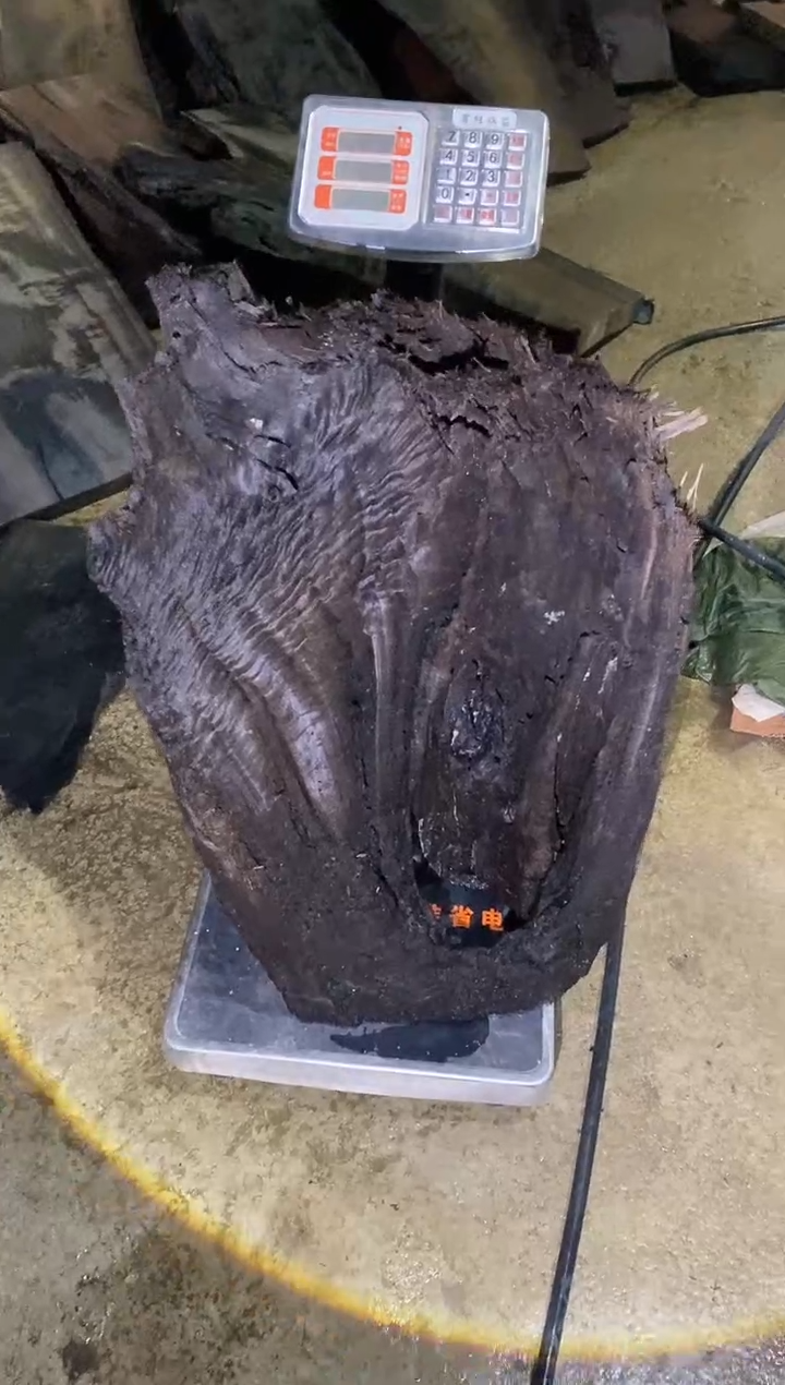 荣****艺金丝楠木原料木材