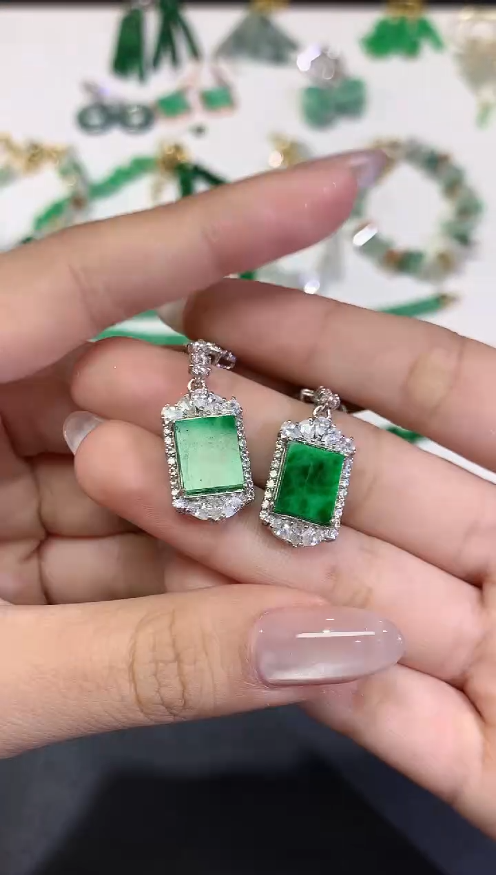 【闪购商品】翡翠吊坠(不含链)银S925镶嵌25多人多样性随机发货1件