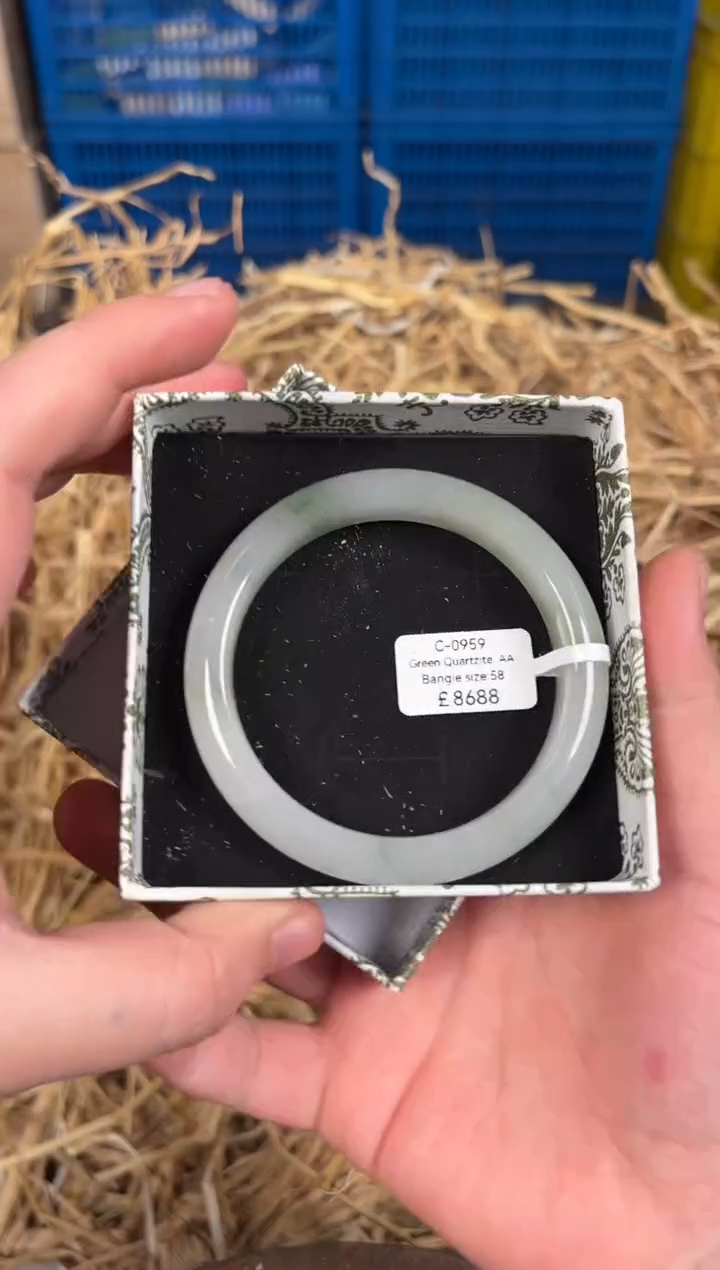 未镶嵌手镯石英质玉C0959