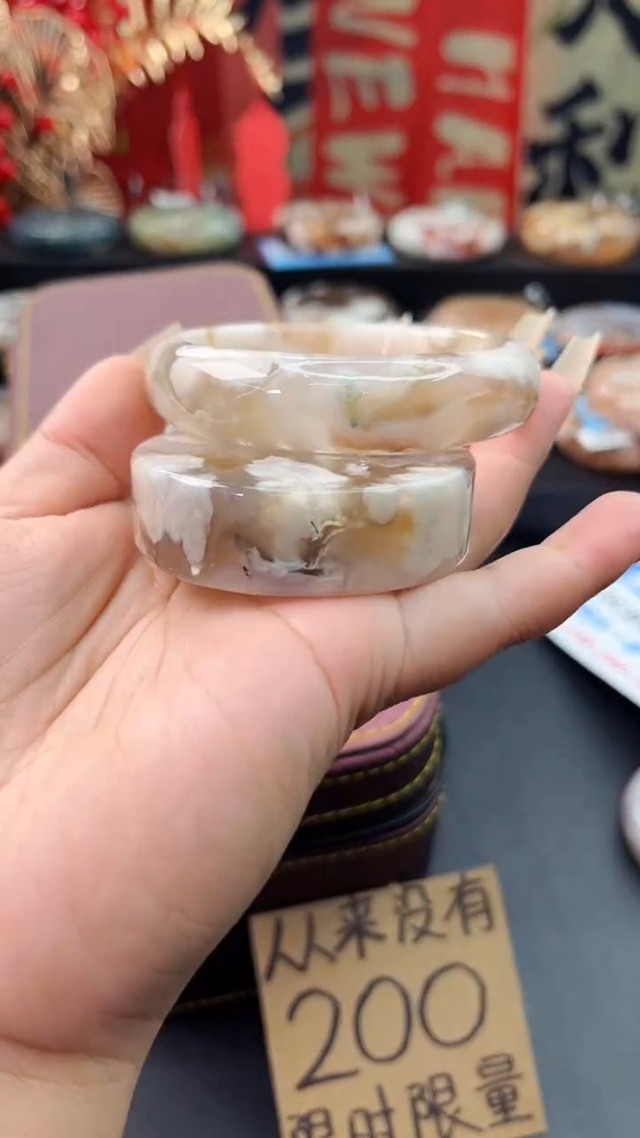 【闪购商品】石英质玉手镯未镶嵌赠送镯心（57圈口）