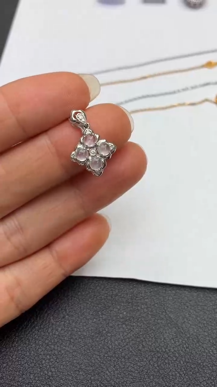 颈饰18K金镶嵌翡翠天然翡翠A货