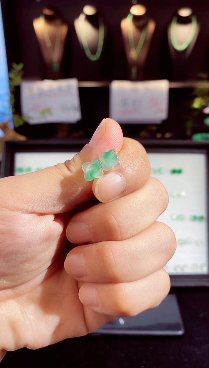 【闪购商品】石英质玉耳钉未镶嵌耳钉