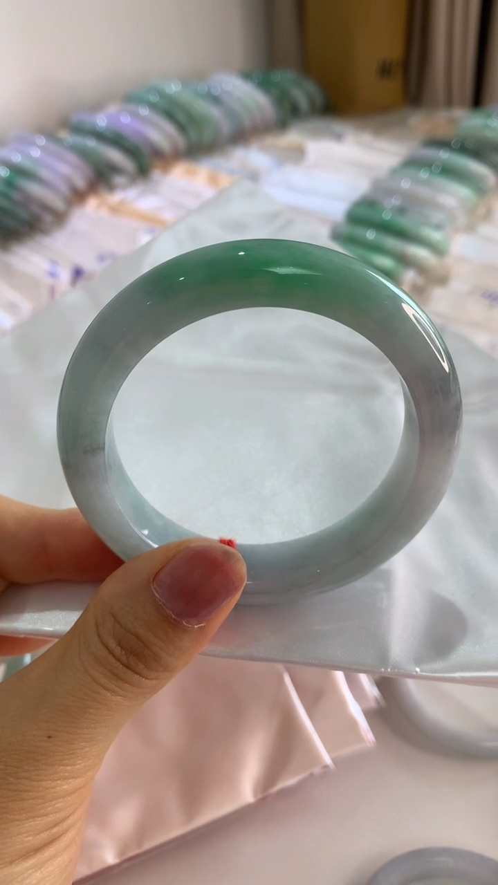 未镶嵌手镯翡翠55.8乌鸡带色