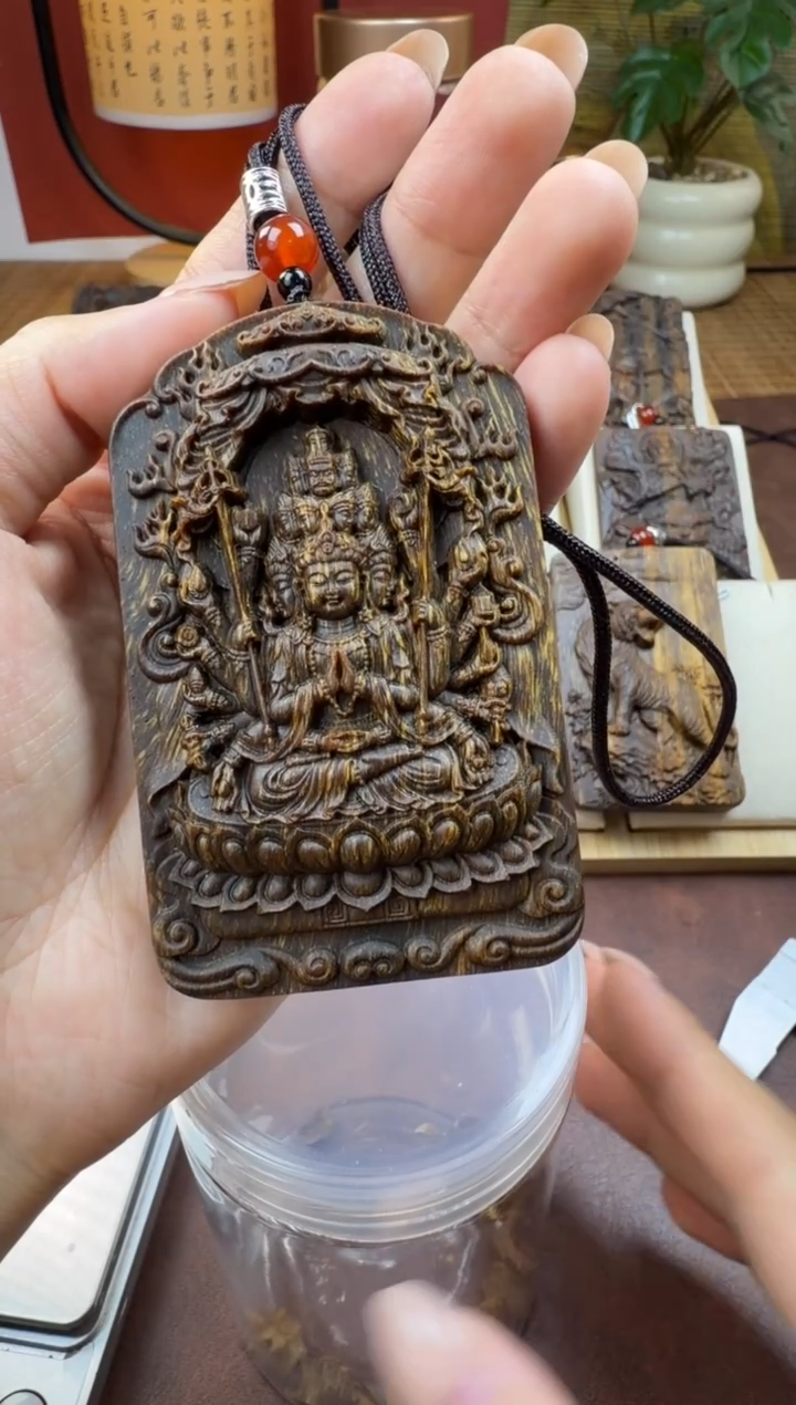 木木雕款   芽庄 十二生肖守护   千手观音 8cm 送养香瓶