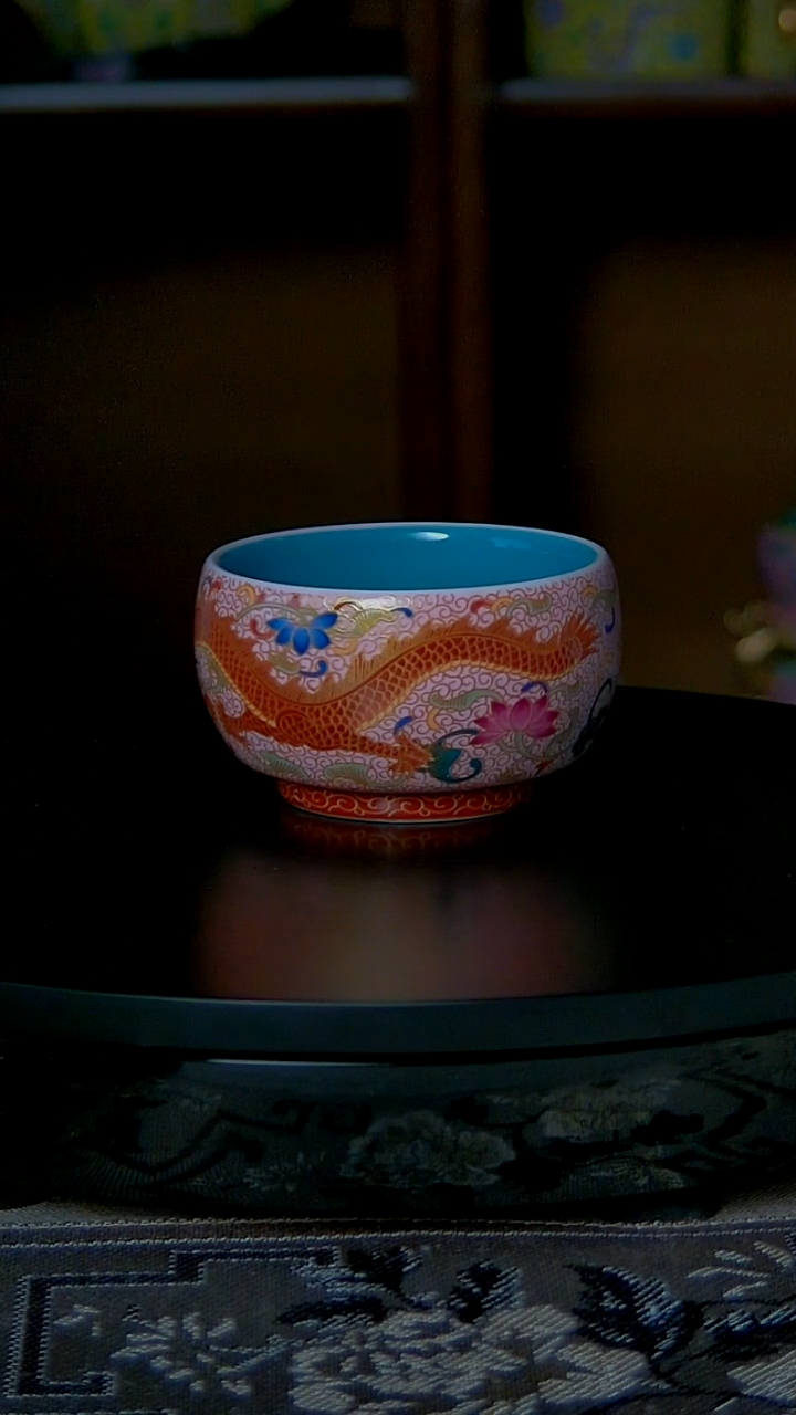 景德镇手工珐琅彩龙纹主人杯