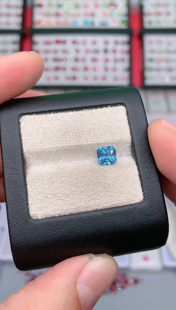 【闪购商品】海蓝宝石裸石未镶嵌1.32ct超级圣马