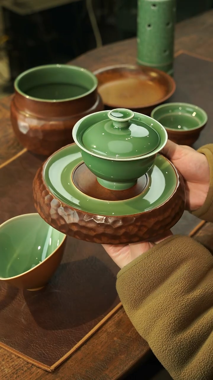【闪购商品】瓷片王玮 锤纹系列 壶承加祁白梅子青盖碗