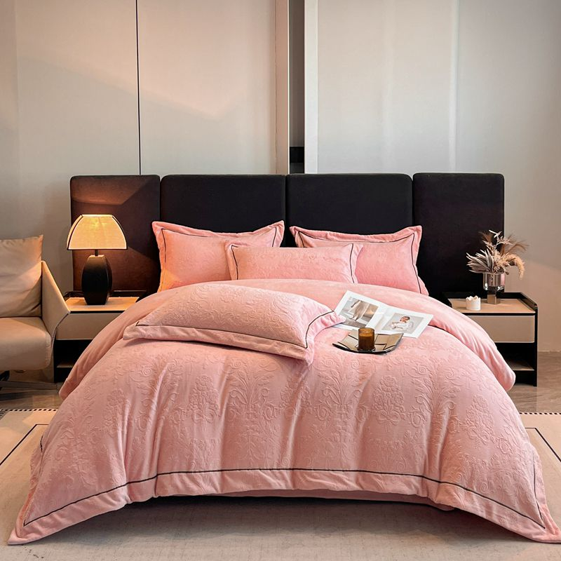 新款立体雕花牛奶绒织带款四件套