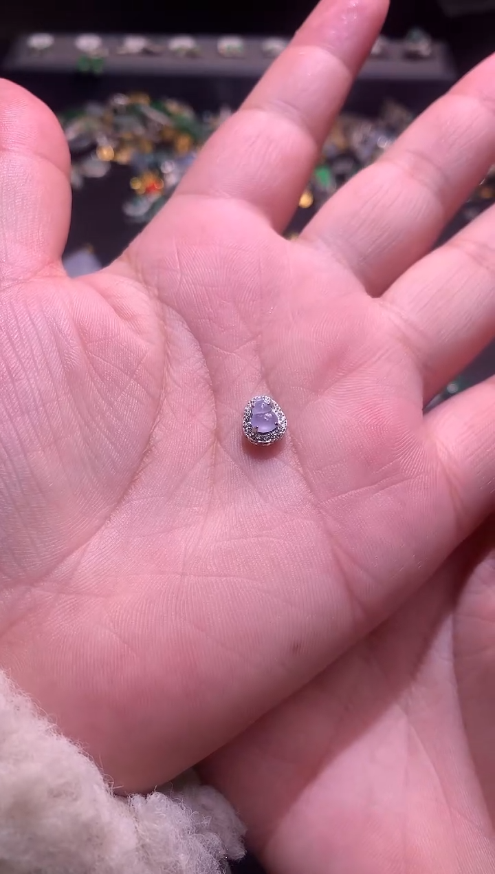 【闪购商品】翡翠吊坠(不含链)18K金镶嵌1
