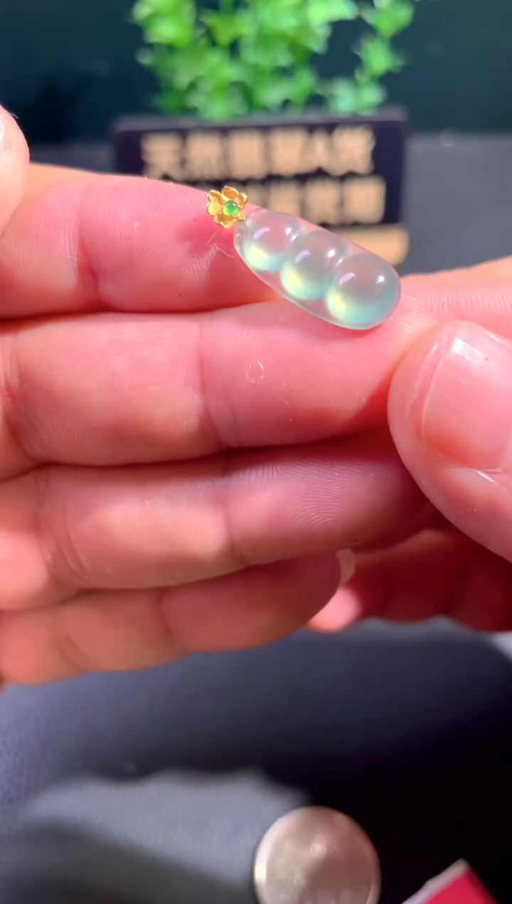 颈饰18K金镶嵌翡翠翡翠