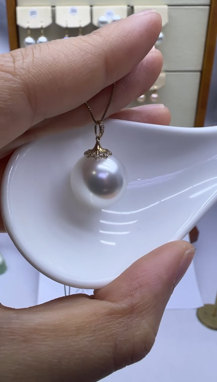 吊坠(赠链)18K金镶嵌淡水珍珠白梨花