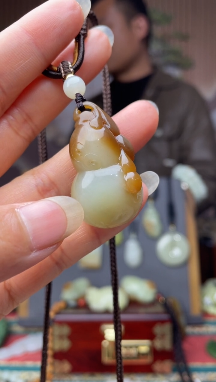颈饰未镶嵌和田玉果*儿拍一发一