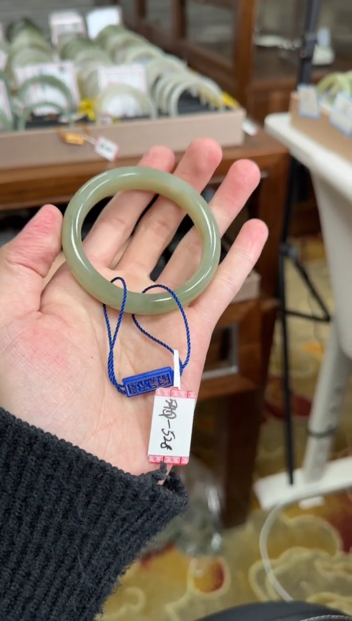 未镶嵌手镯和田玉1