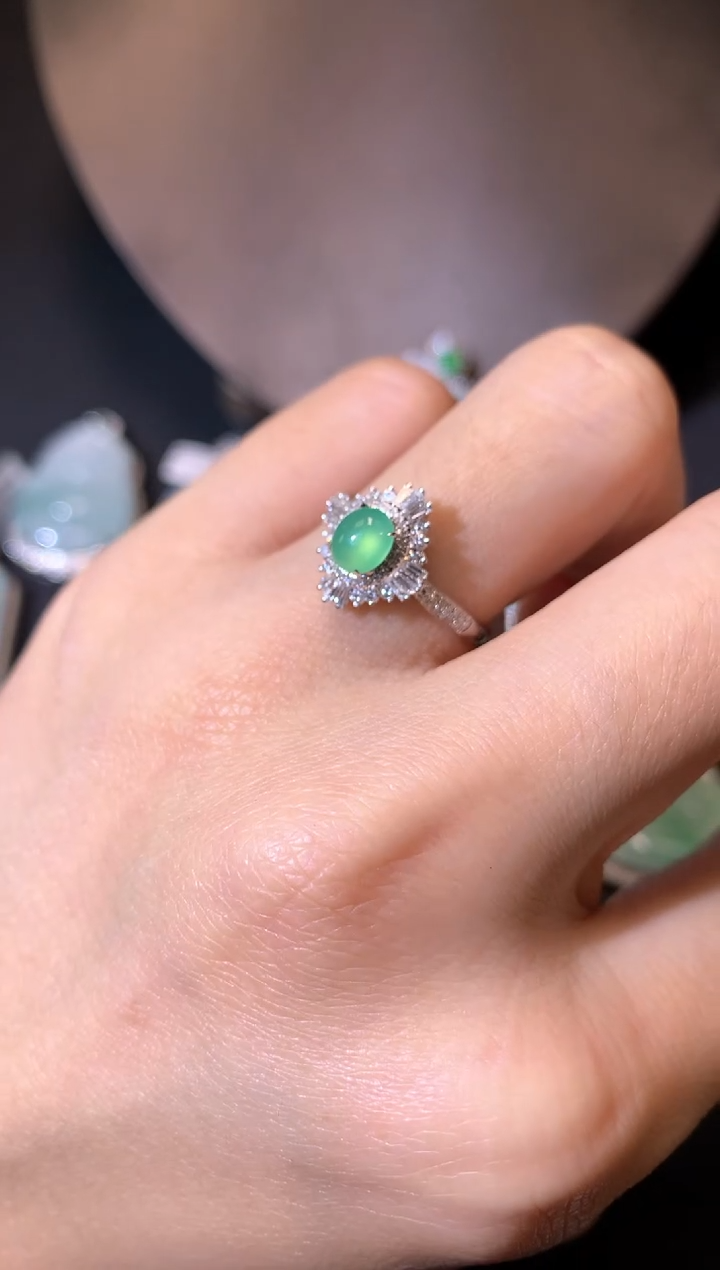 【闪购商品】翡翠吊坠(不含链)18K金镶嵌戒指