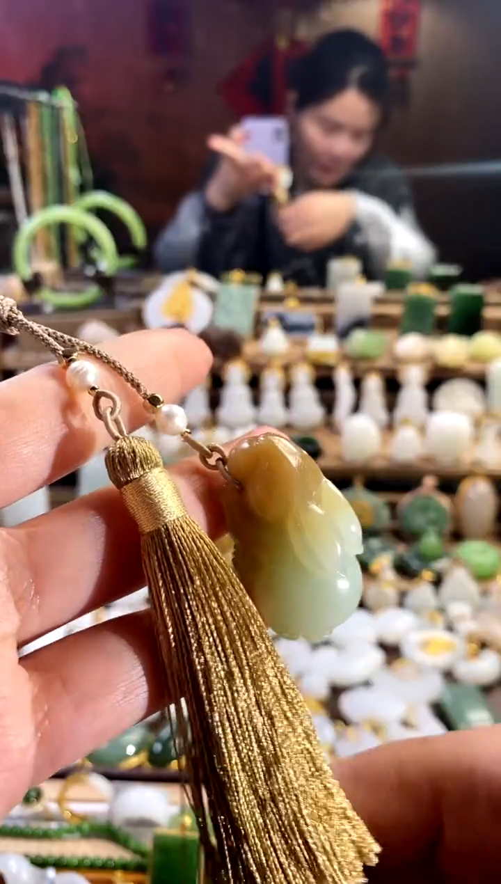 【闪购商品】和田玉吊坠未镶嵌。