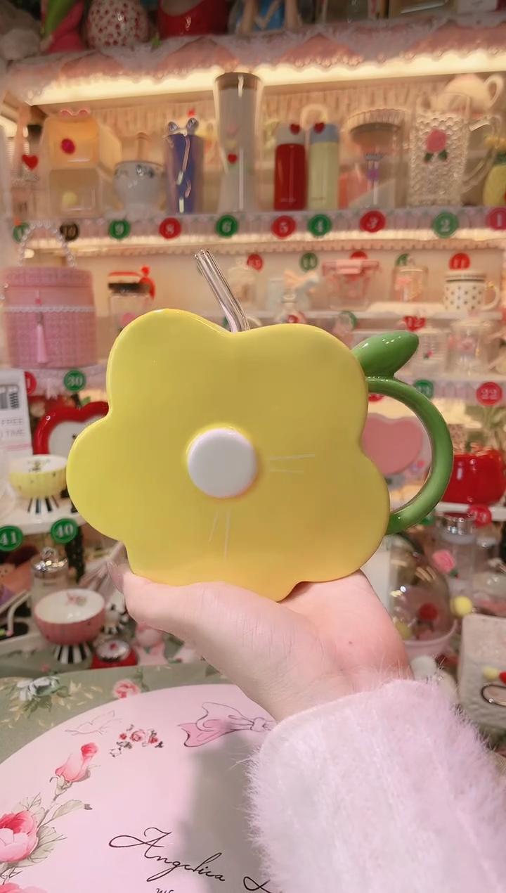 【闪购商品】摆件花朵吸管杯品质好，发货快，放心拍