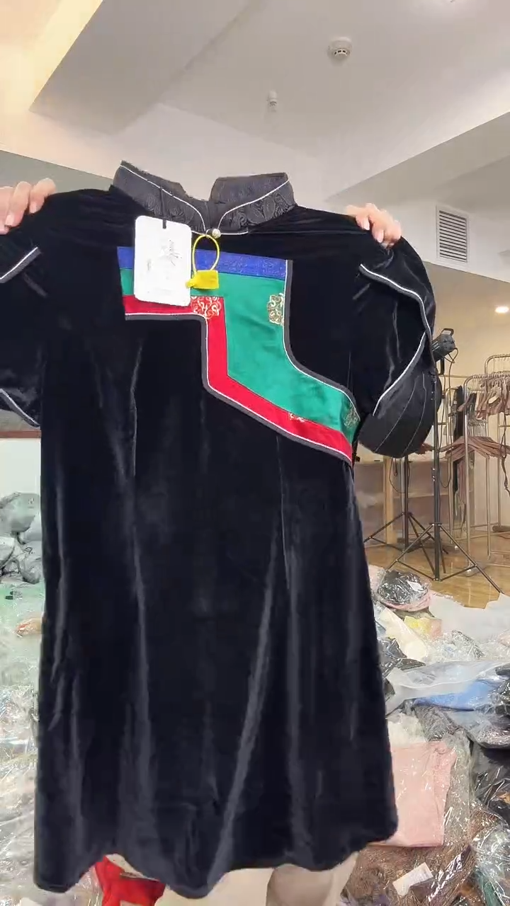 丝绒裙       2XL码    140斤（没有腰带）