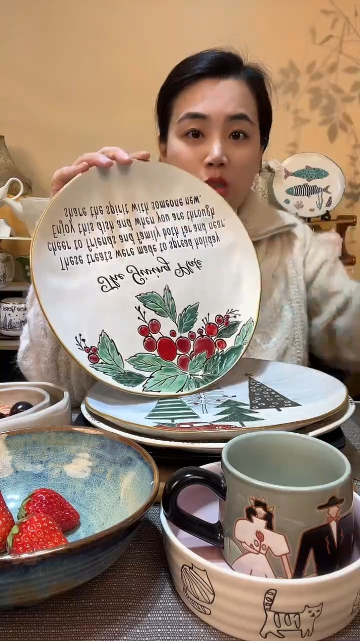 【闪购商品】瓷片11英寸红果盘 微瑕介意勿拍