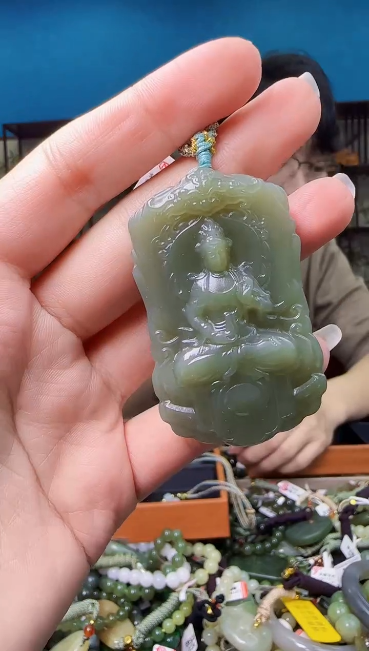 颈饰未镶嵌和田玉1