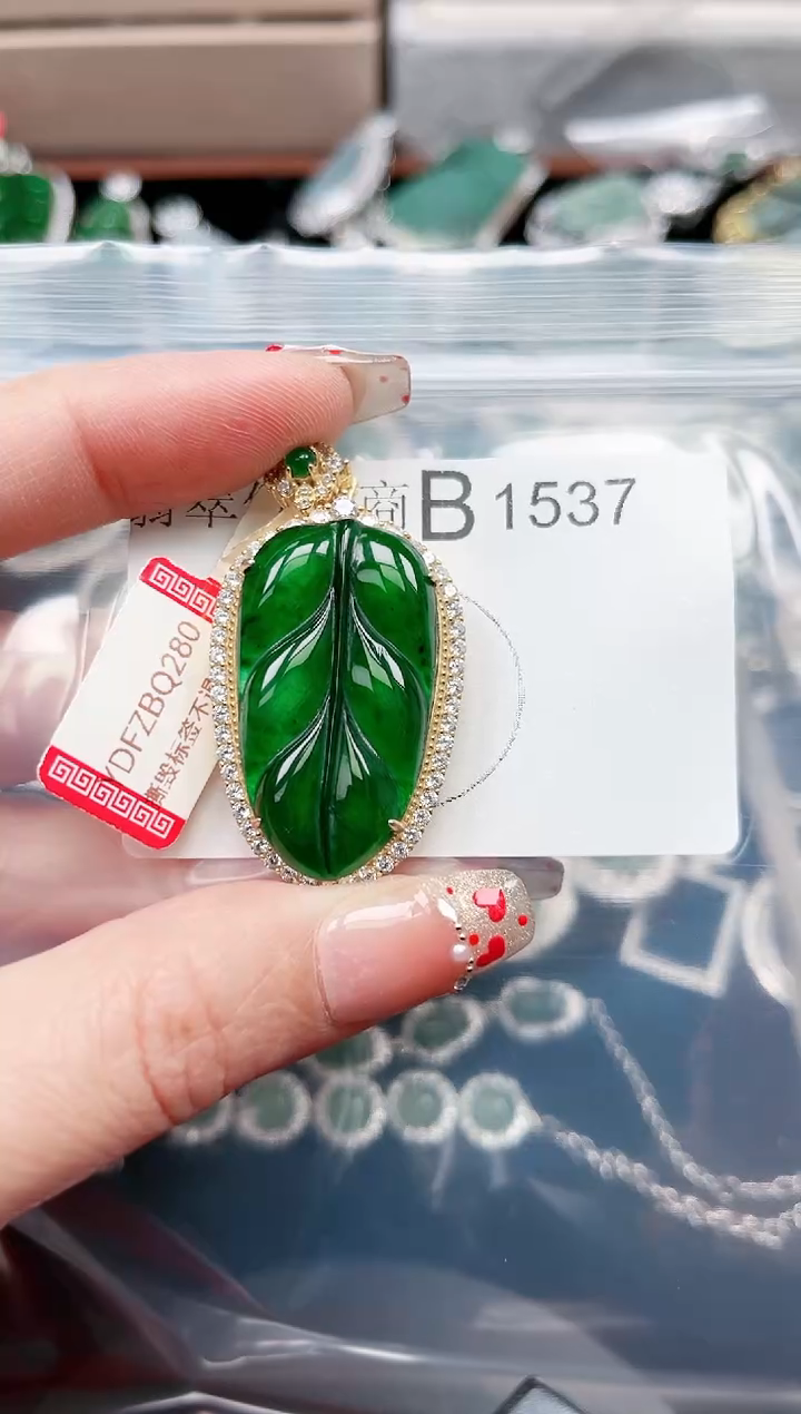 【闪购商品】翡翠颈饰银S925镶嵌1537赠皮绳