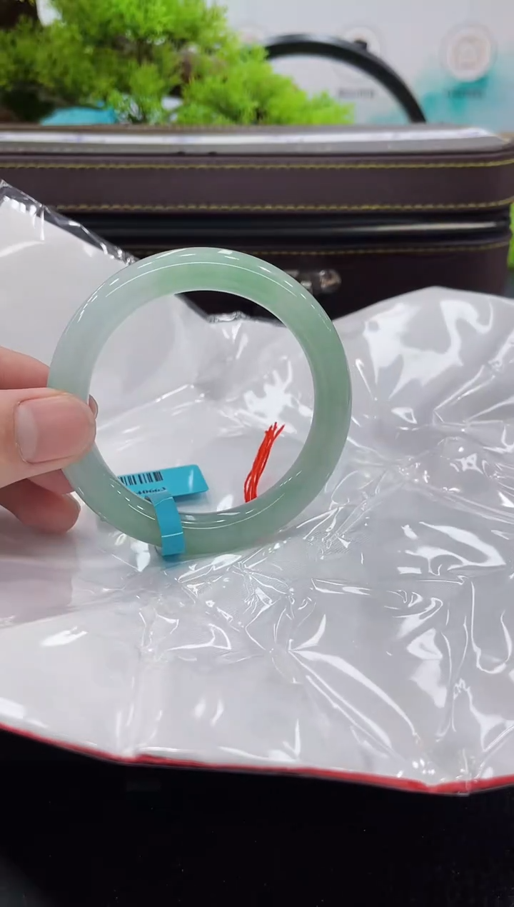 【闪购商品】翡翠手镯未镶嵌手镯