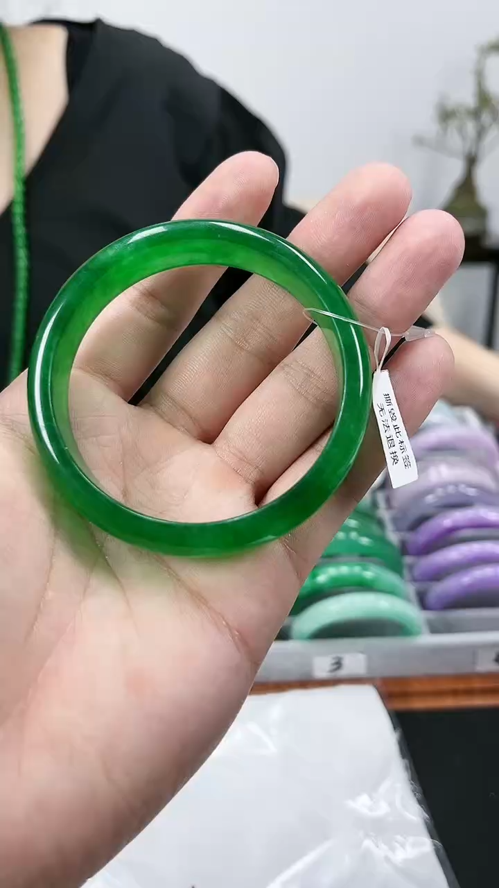 【闪购商品】砖雕s32 冰正阳绿手镯 圈口60.4