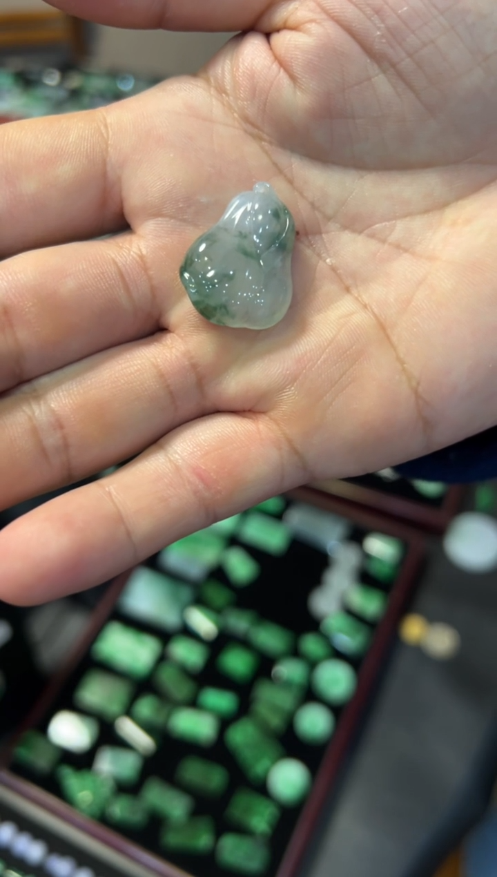 【闪购商品】翡翠挂件未镶嵌白菜