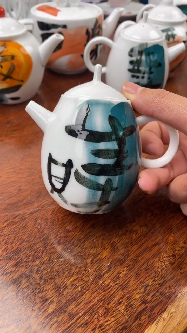 【闪购商品】1釉下次彩高温手绘  茶壶