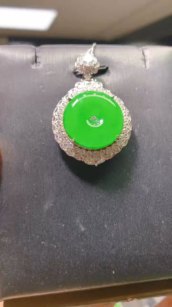 吊坠(赠链)银S925镶嵌翡翠020（多样性发其一）