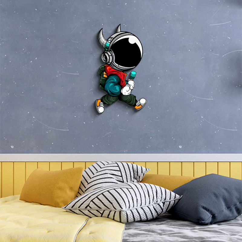 现代装饰画儿童房卧室挂画太空人异形装饰画免钉画木雕宇航员3053