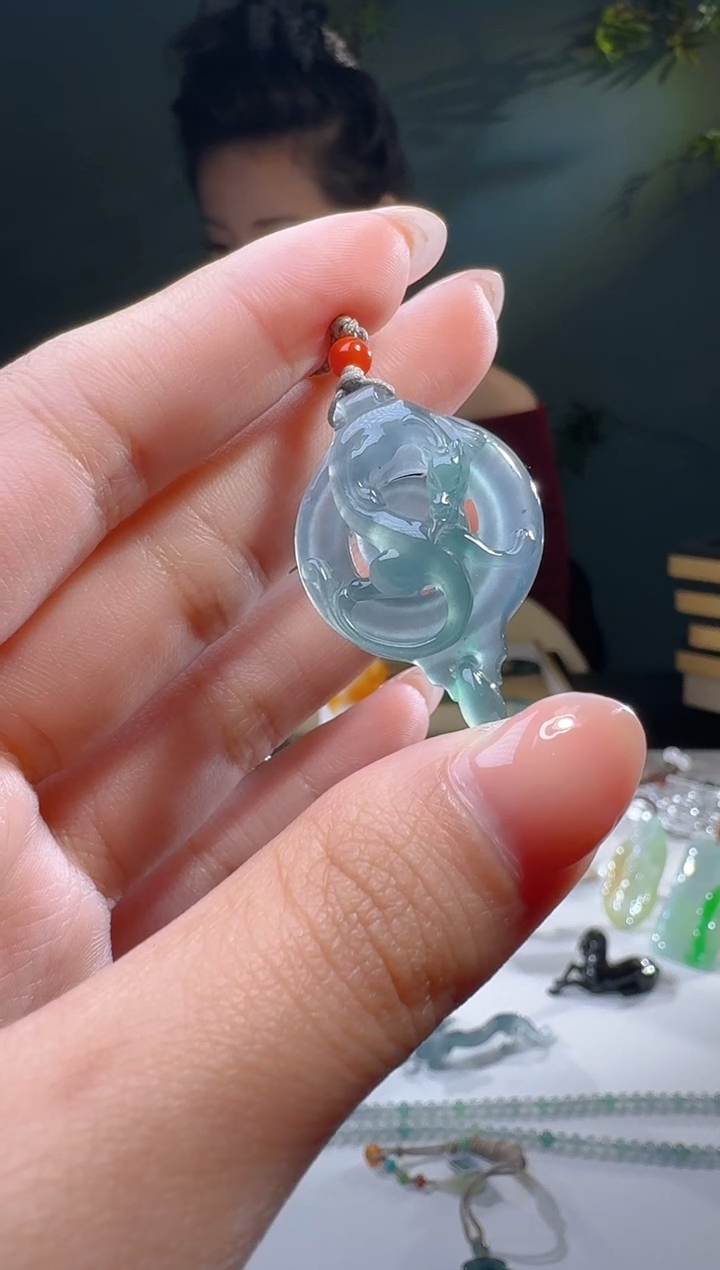 【闪购商品】翡翠颈饰未镶嵌        万物