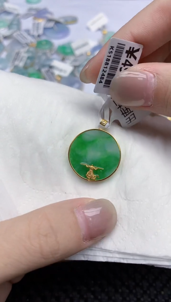 【闪购商品】翡翠颈饰18K金镶嵌天然翡翠A货