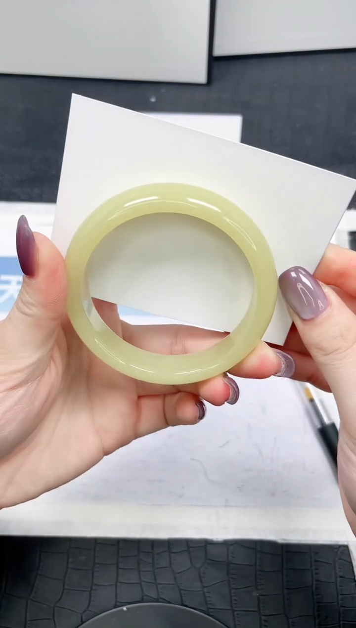 【闪购商品】石英质玉手镯未镶嵌68-57.8