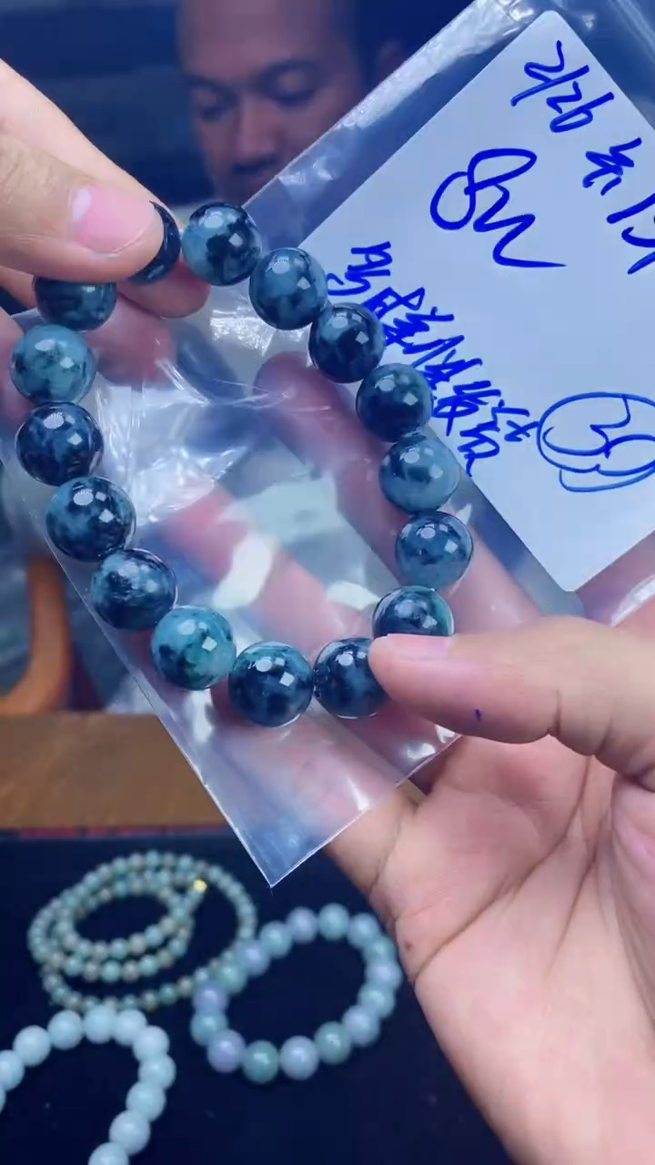 【闪购商品】定制翡翠未镶嵌珠串多样性发货