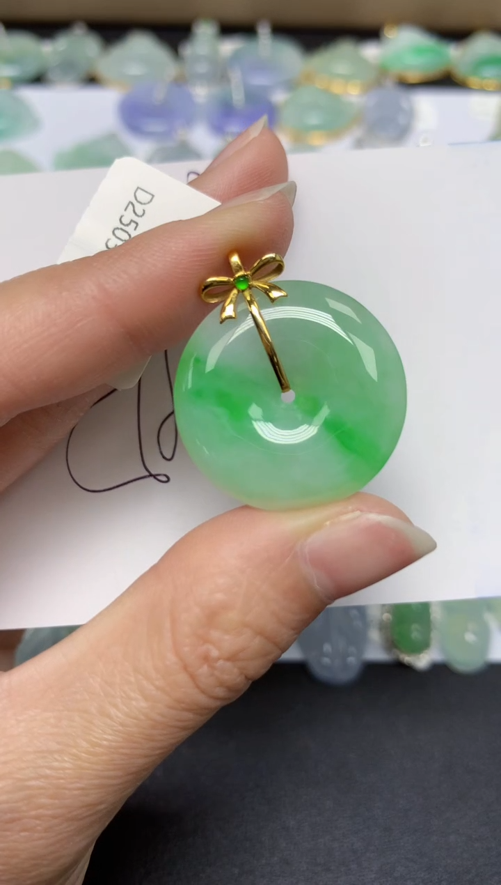【闪购商品】翡翠18K金镶嵌颈饰天然翡翠A货