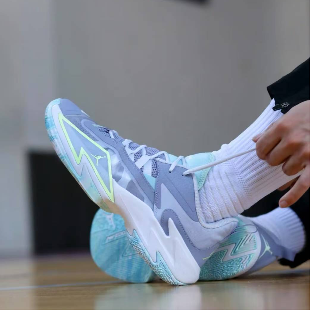 【桃子微瑕】Jordan 舒适简约防滑潮流耐磨低帮篮球鞋男 DC7700-015